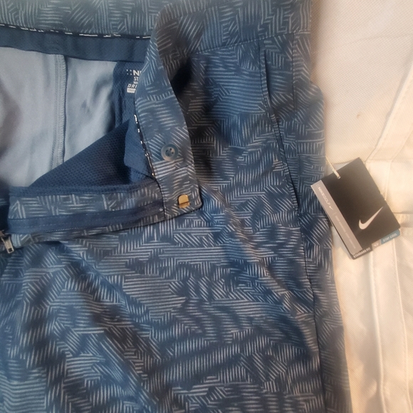 Nike Golf Men's Standard Fit Dri-Fit Shorts Size 40 NWT - Picture 2 of 8